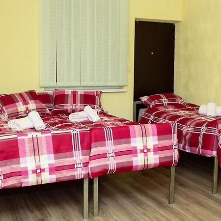 Bee Lucky Hostel And Tours Ереван Экстерьер фото
