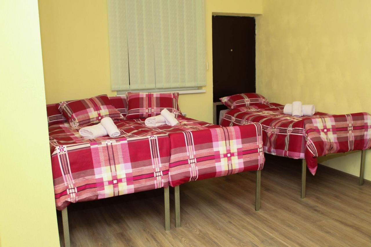 Bee Lucky Hostel And Tours Ереван Экстерьер фото